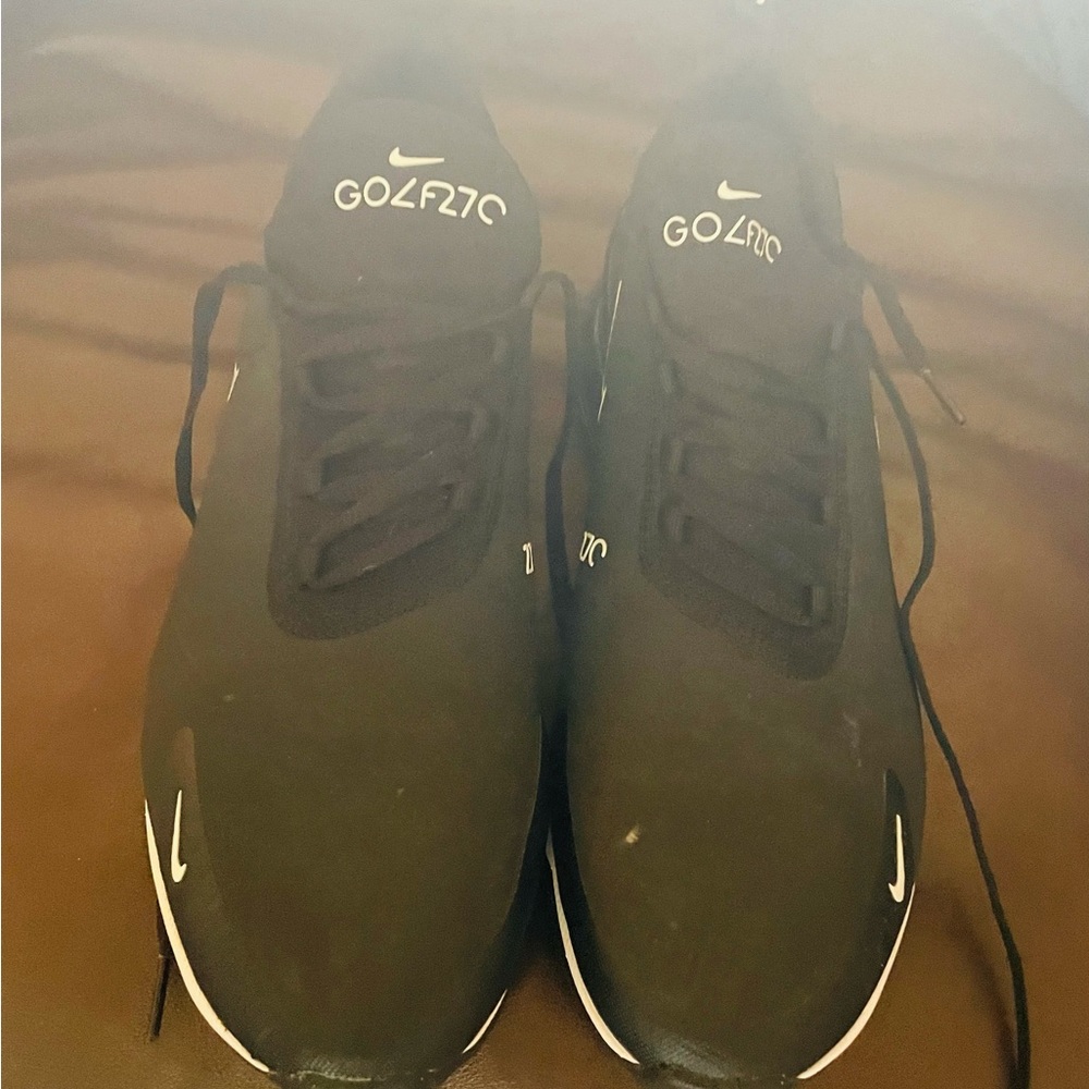 Nike men’s tennis shoes size 10.5- GOF27C Golf Shoes